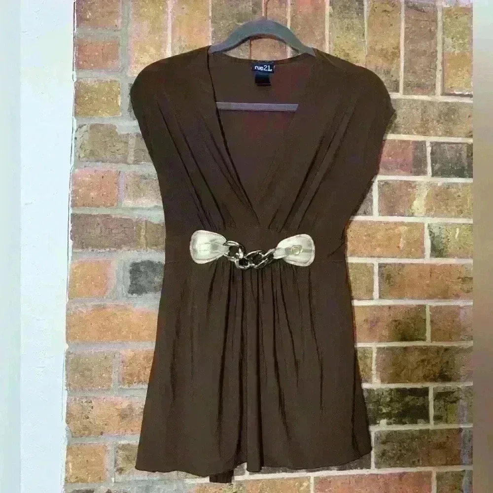 Y2K Rue21 Brown and Gold belted top with a flowy design